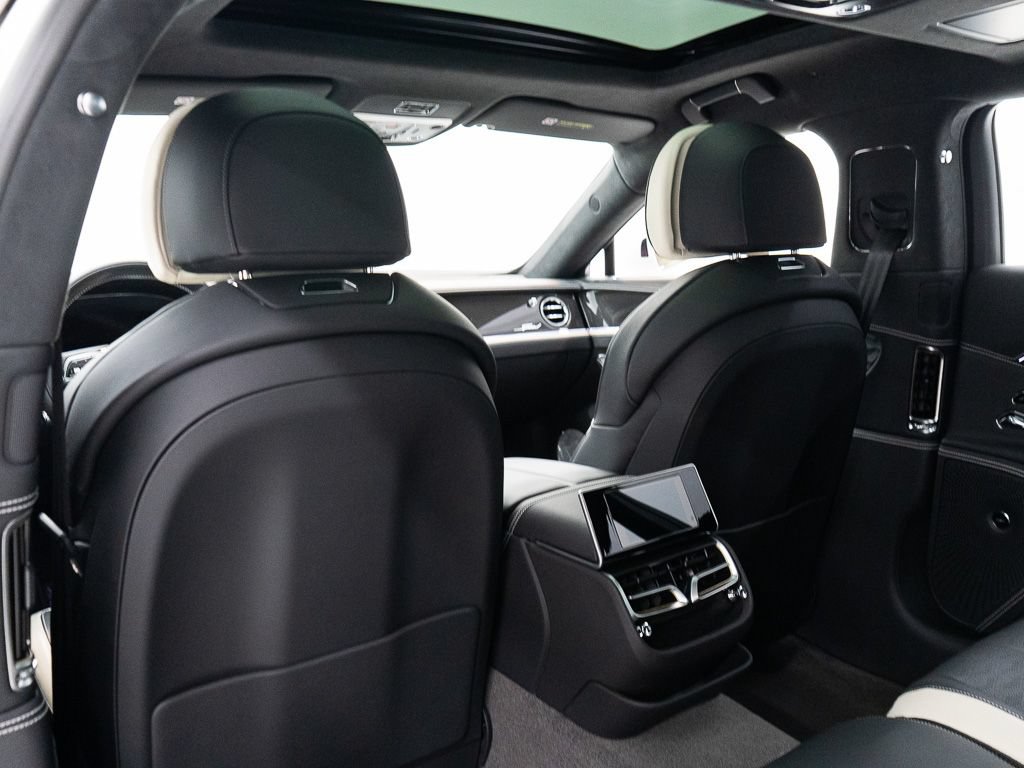 Used 2025 Bentley Flying Spur Plug-In Hybrid AWD/4WD image 23