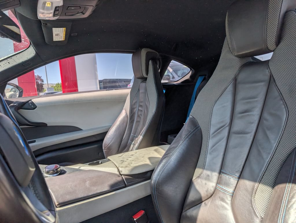 Used 2020 BMW i8 Coupe AWD/4WD image 8
