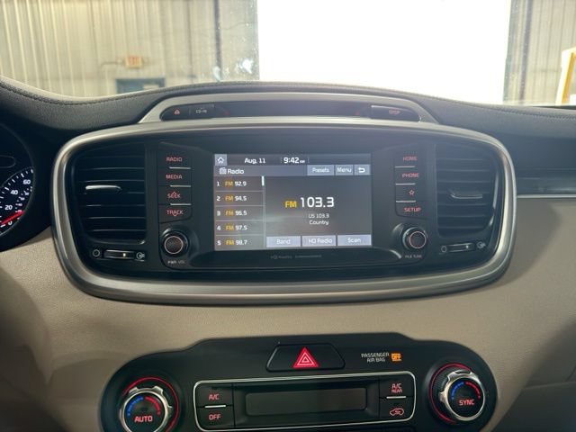 Used 2019 Kia Sorento FWD V6 w/ LX V6 Convenience Package image 4