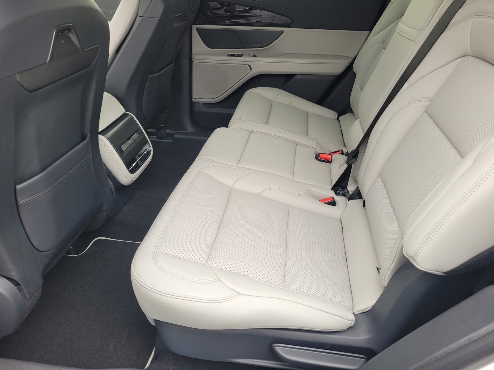 New 2026 Lincoln Nautilus Premier w/ Jet Appearance Package image 7