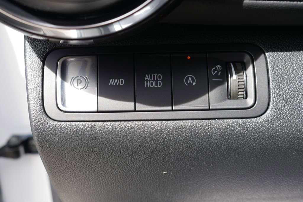 New 2026 Chevrolet Equinox LT w/ Convenience Package II AWD/4WD image 11