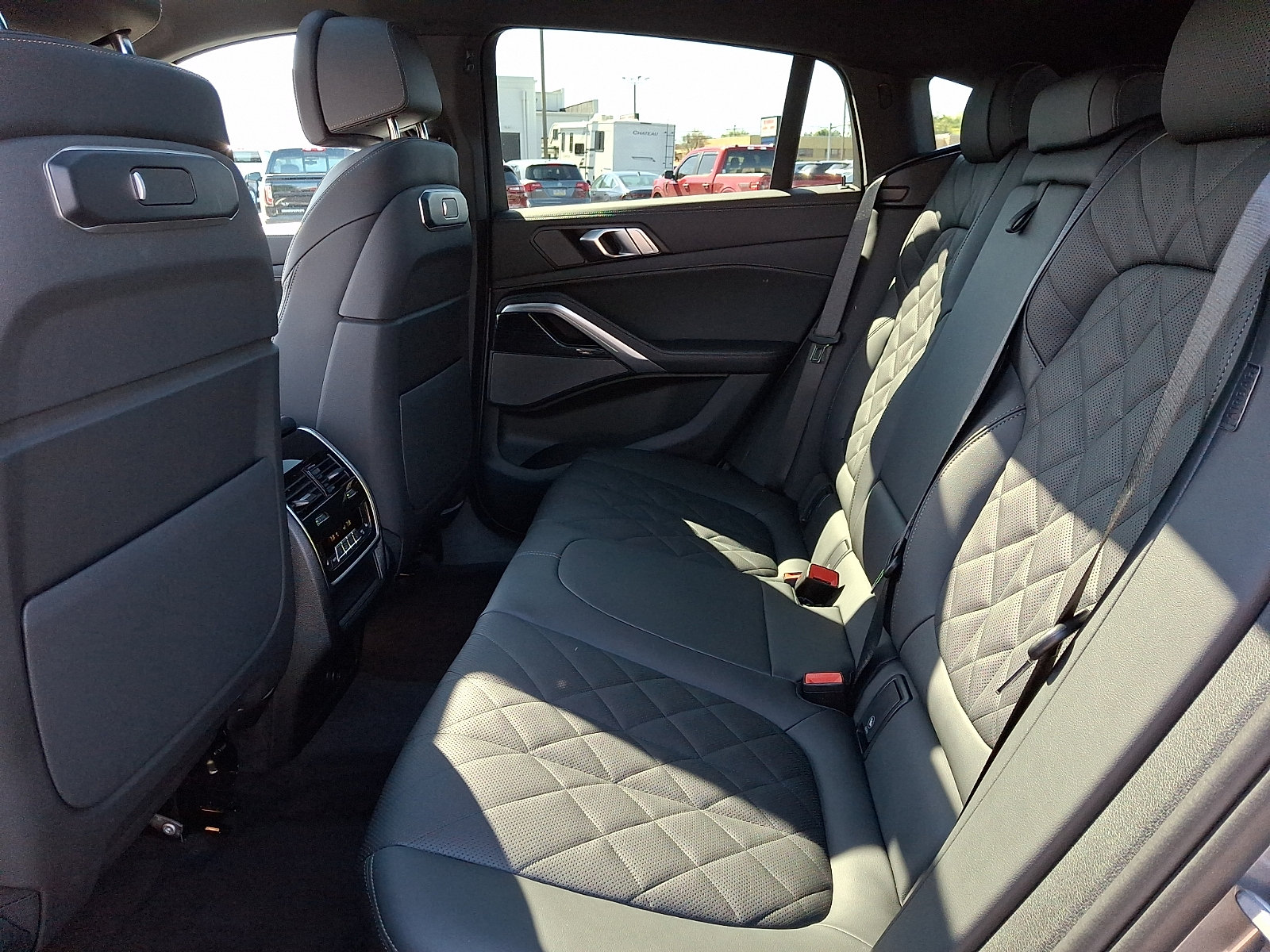 Used 2025 BMW X6 xDrive40i w/ Climate Comfort Package AWD/4WD image 10