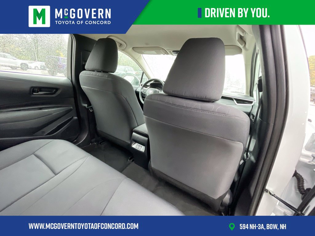 Used 2025 Toyota Corolla LE FWD image 29