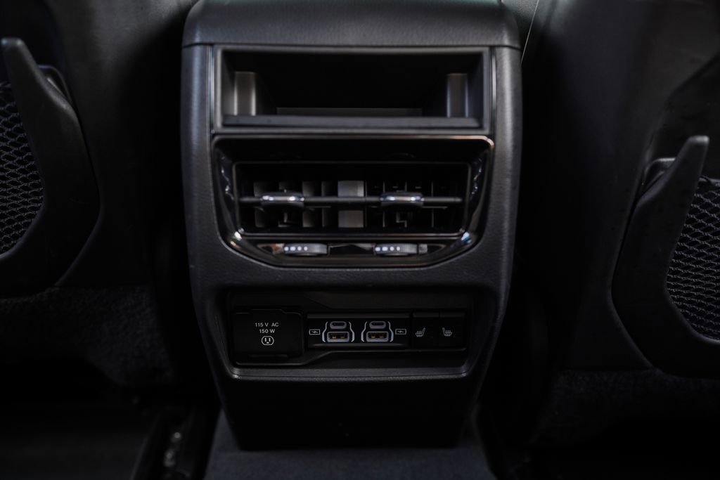 Used 2023 Jeep Grand Cherokee 4WD 4xe w/ Luxury Tech Group II image 40