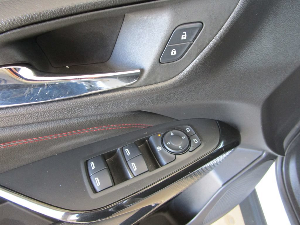 Used 2025 Chevrolet Trax RS w/ Sunroof Package FWD image 20