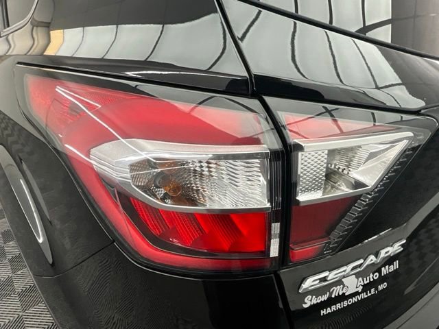 Used 2017 Ford Escape SE w/ SE Cold Weather Package AWD/4WD image 21