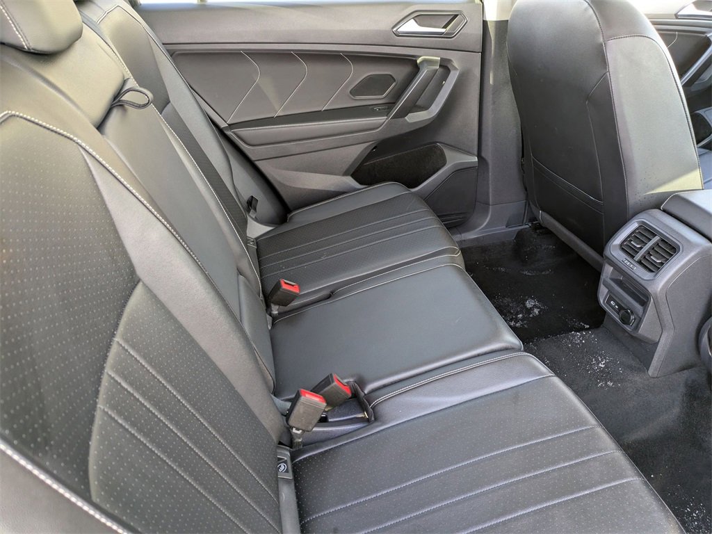 Used 2024 Volkswagen Tiguan SE image 34