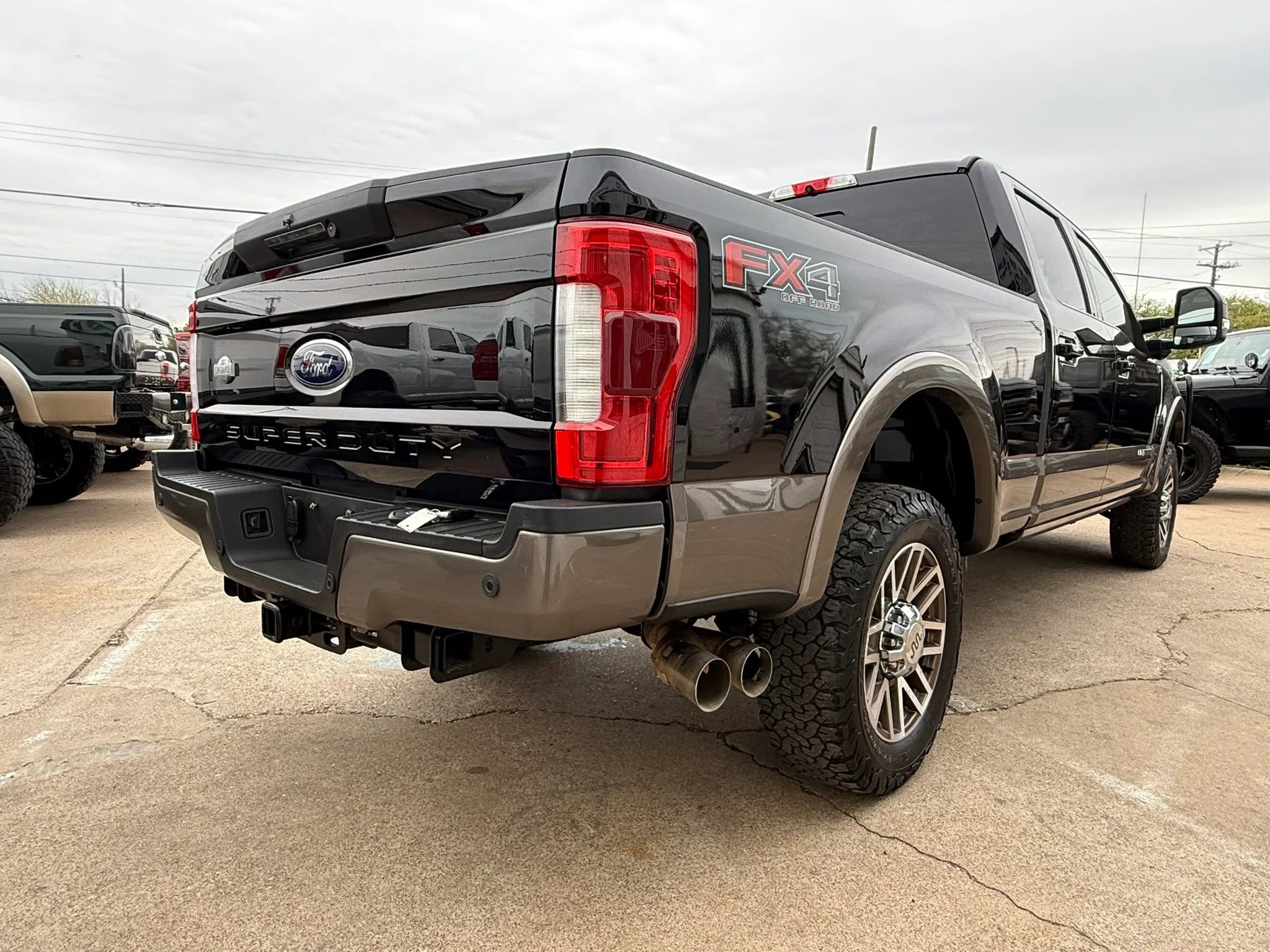 Used 2019 Ford F250 King Ranch w/ King Ranch Ultimate Package AWD/4WD image 3