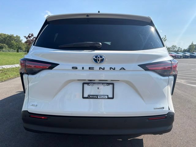 Used 2021 Toyota Sienna XLE FWD image 9