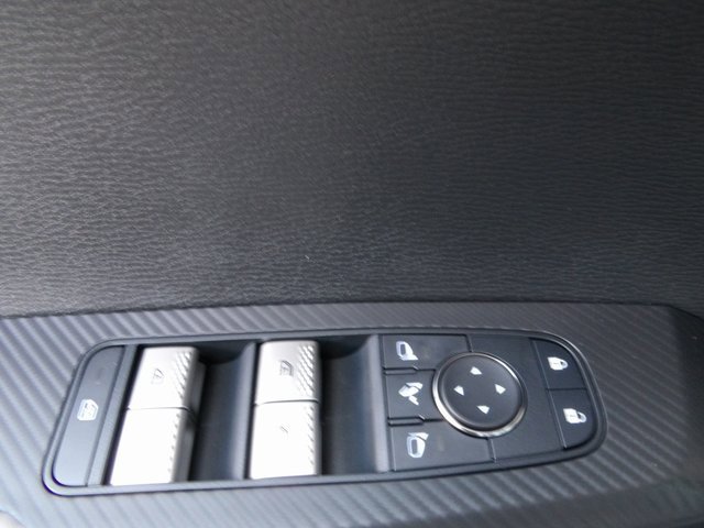 New 2025 Mitsubishi Outlander SE image 20