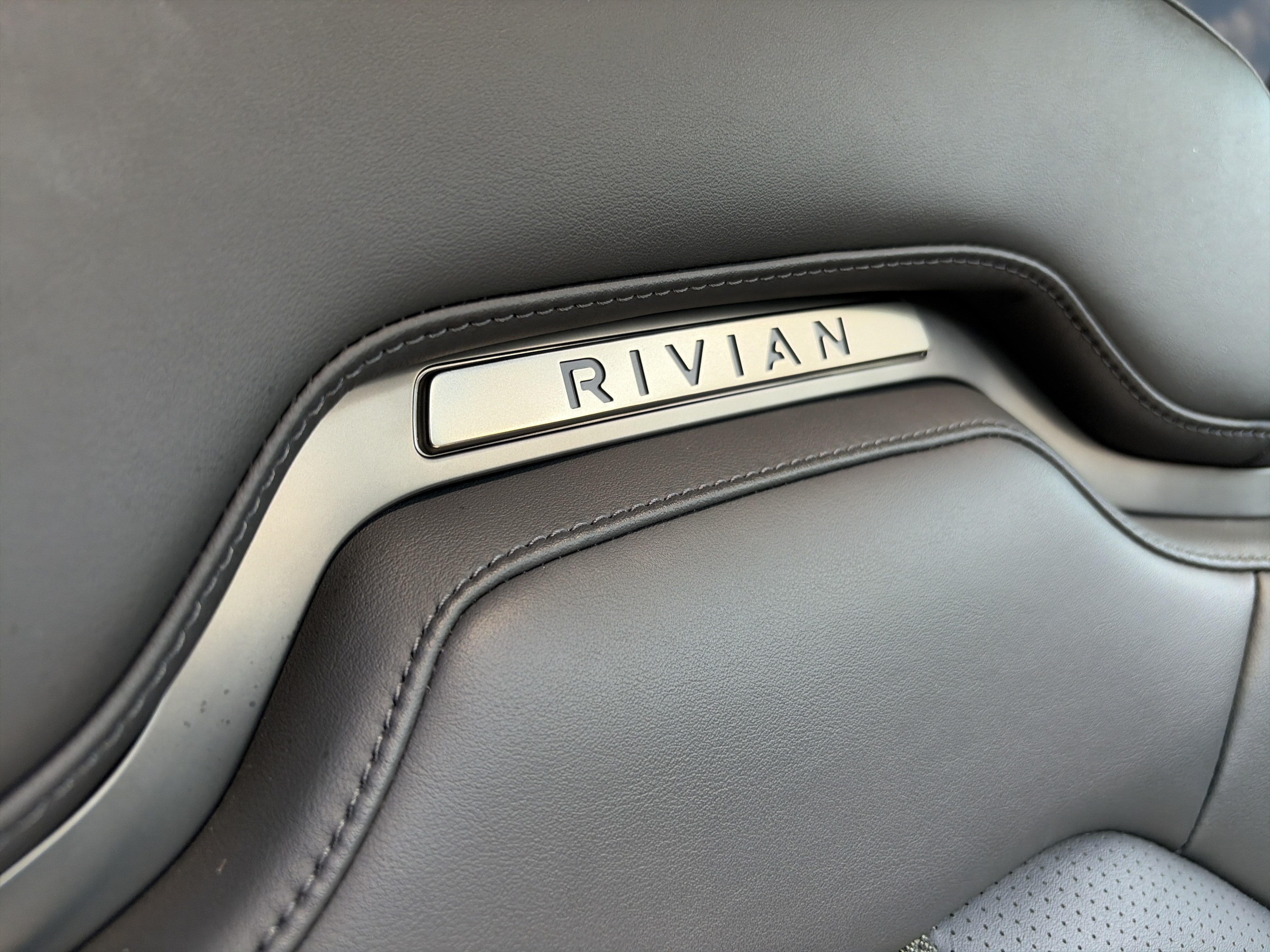 Used 2022 Rivian R1S Launch Edition AWD/4WD image 52