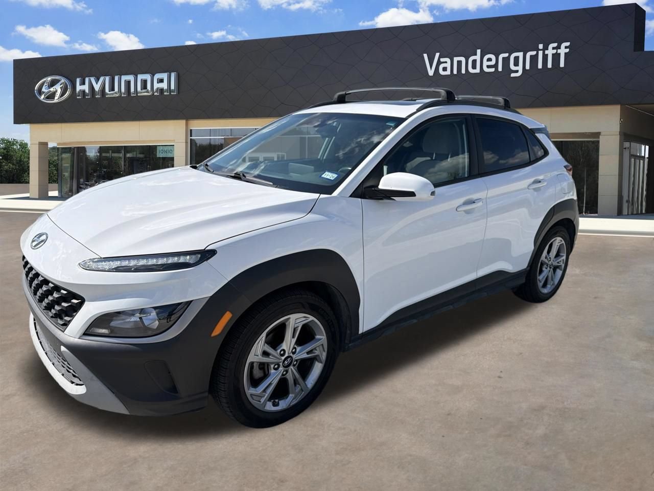 Used 2022 Hyundai Kona SEL w/ Convenience Package FWD image 3