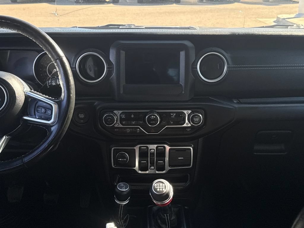 Used 2021 Jeep Wrangler Unlimited Sahara w/ Cold Weather Group AWD/4WD image 17