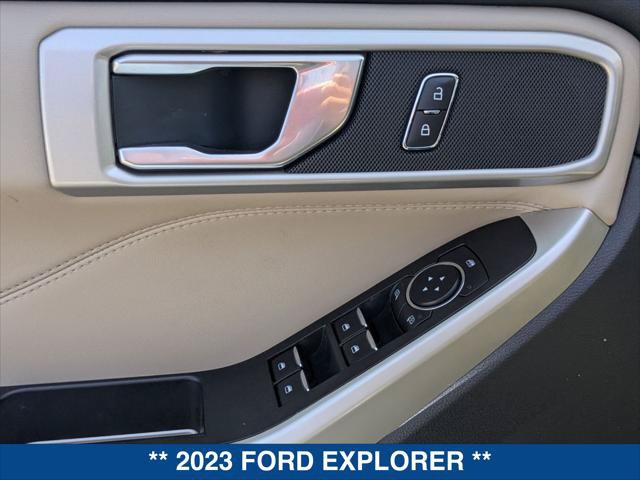Used 2023 Ford Explorer XLT RWD image 11
