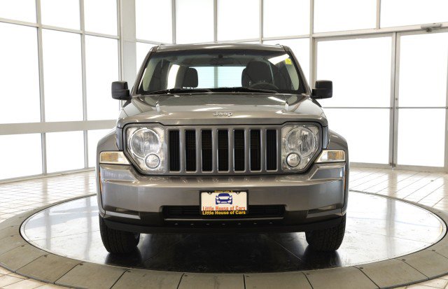 Used 2012 Jeep Liberty Sport image 2