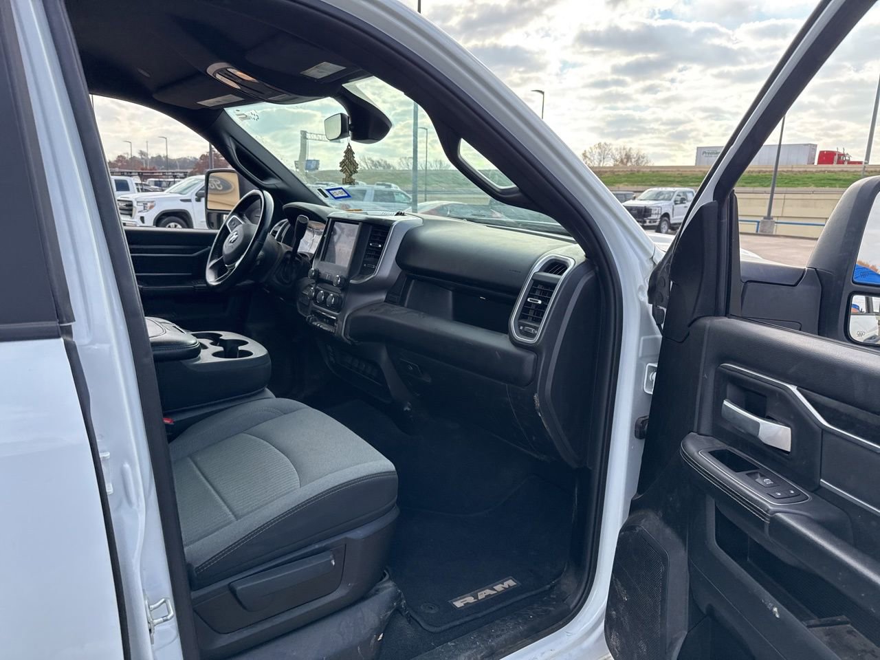 Used 2024 RAM 3500 Big Horn image 14