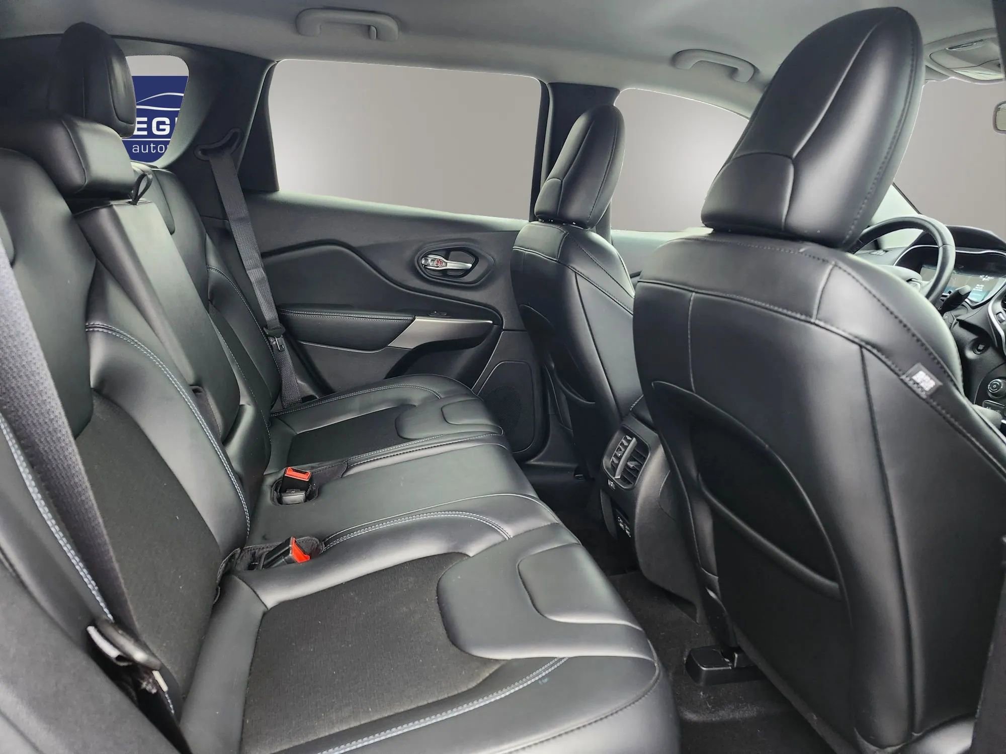 Used 2021 Jeep Cherokee Latitude Plus image 25