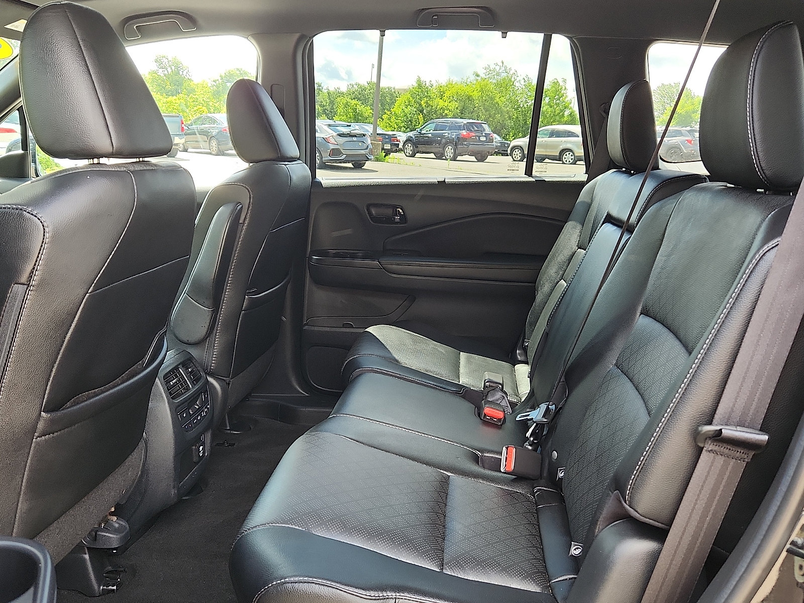 Used 2023 Honda Passport Elite image 10