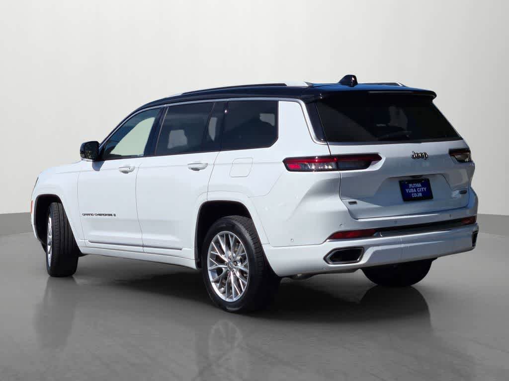 Used 2023 Jeep Grand Cherokee L Summit RWD image 4
