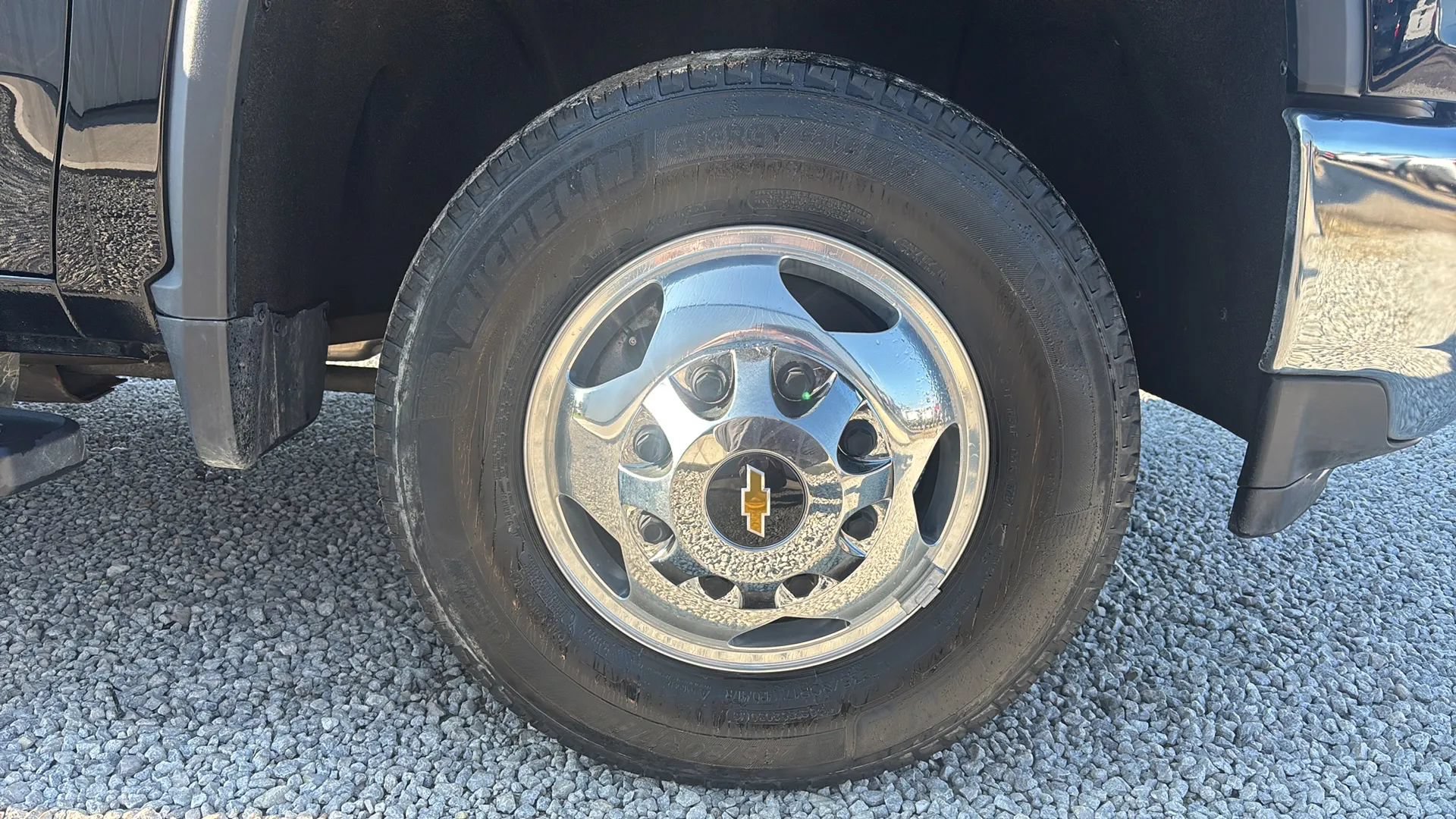 Used 2022 Chevrolet Silverado 3500 LTZ w/ LTZ Convenience Package AWD/4WD image 11