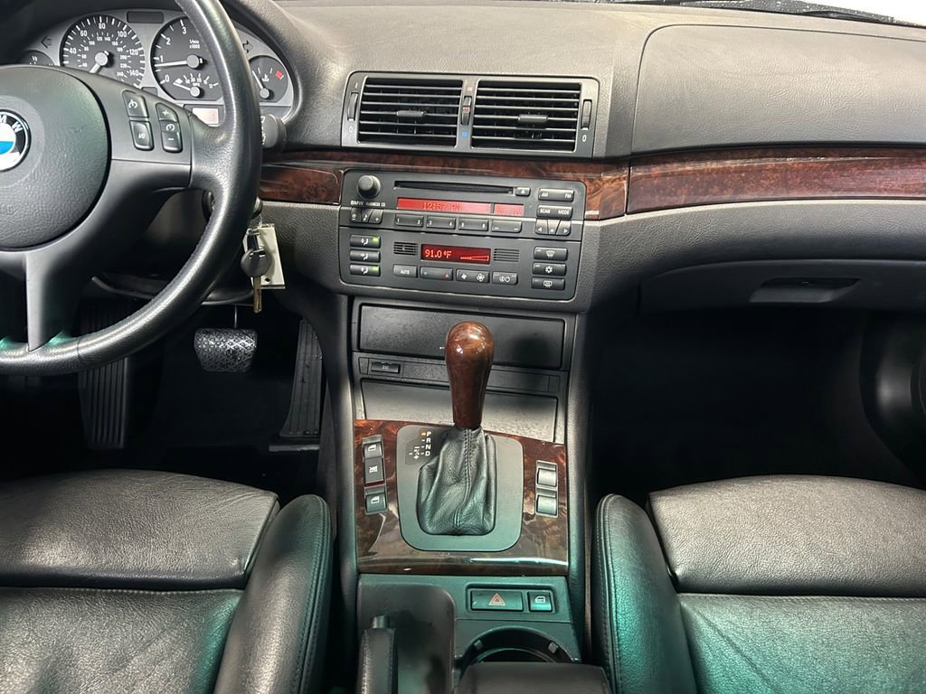 Used 2003 BMW 325i Sedan image 12