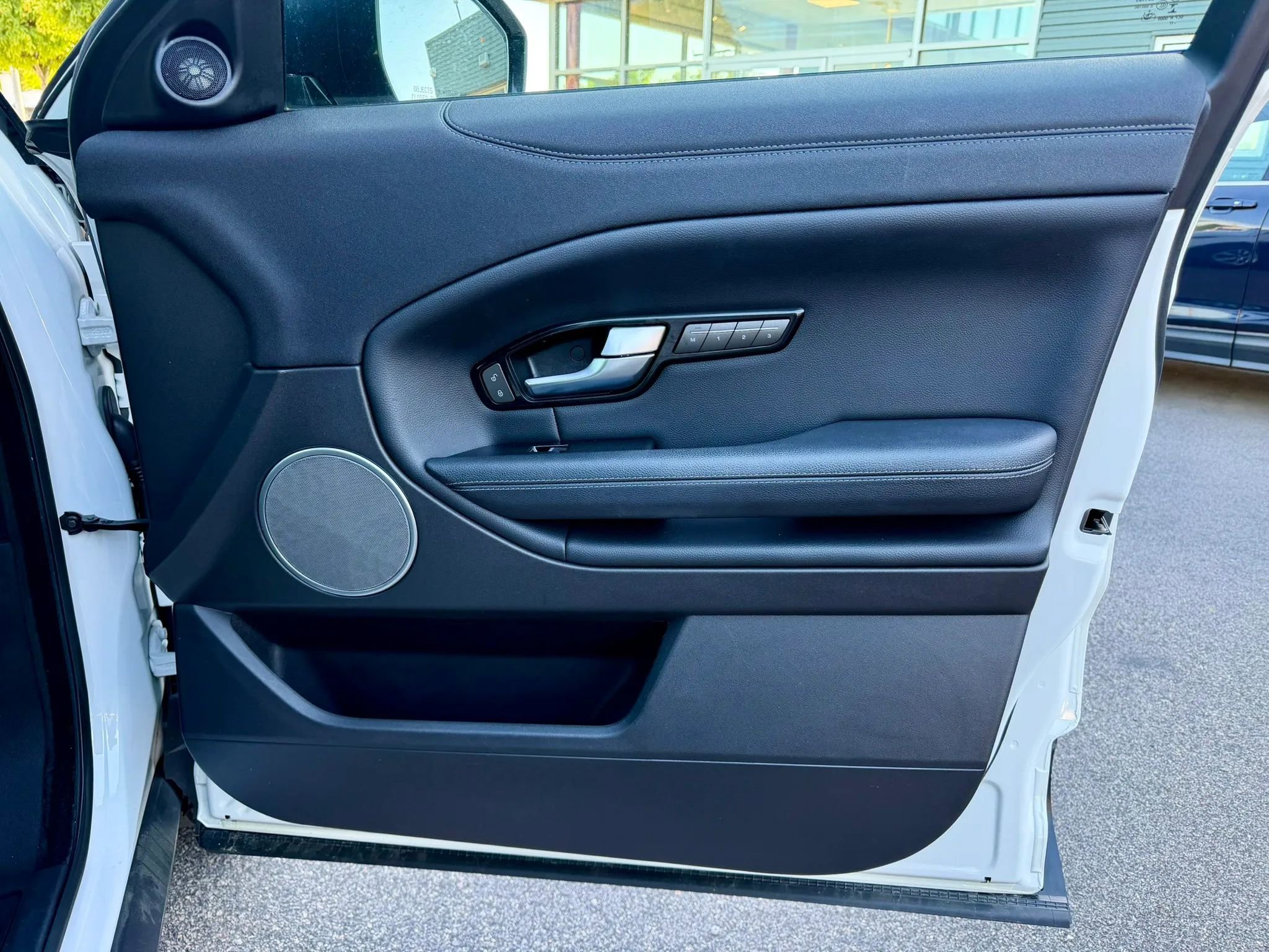 Used 2018 Land Rover Range Rover Evoque SE Premium AWD/4WD image 32