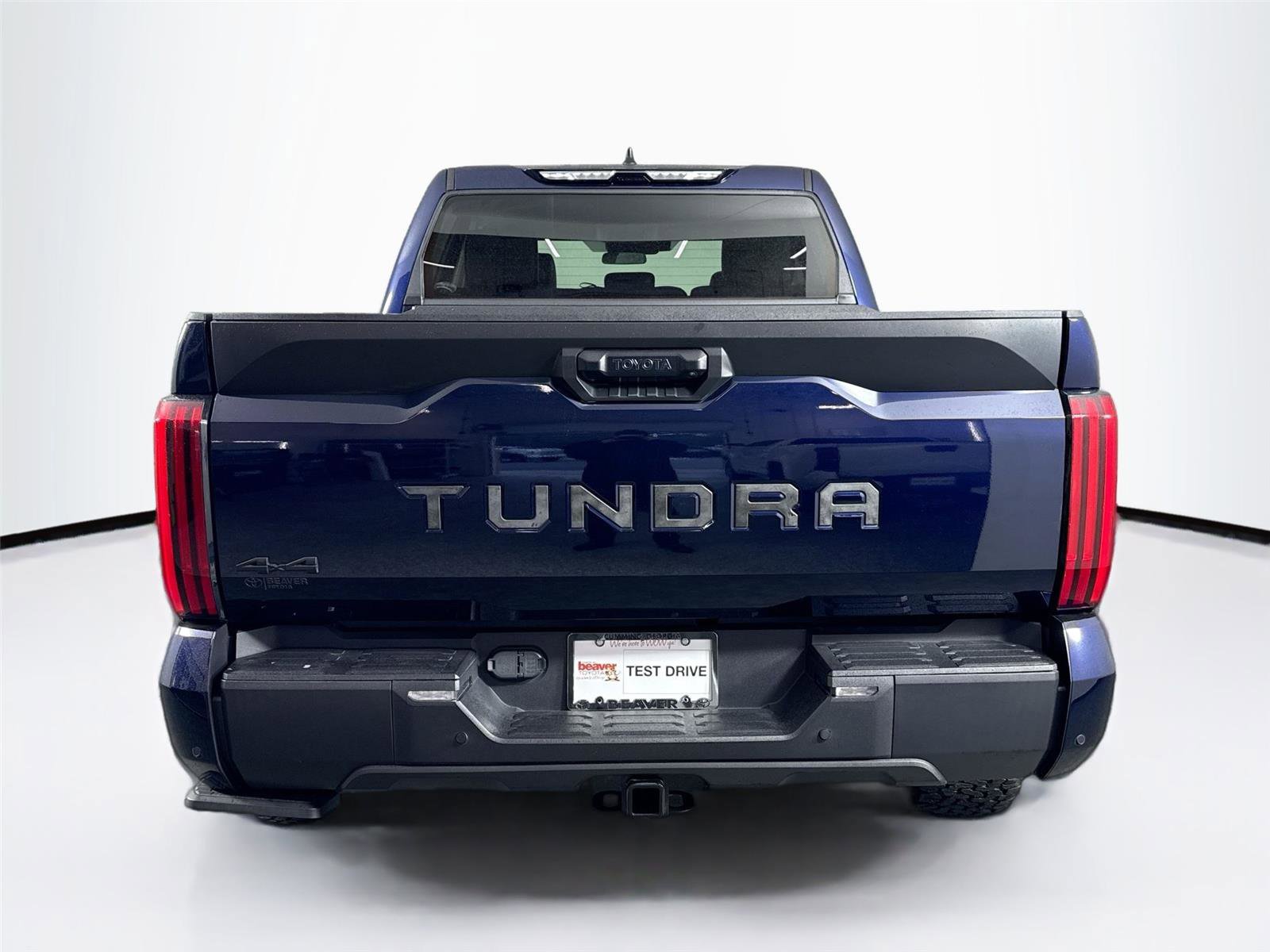 Used 2022 Toyota Tundra SR5 w/ SR5 Convenience Package image 11