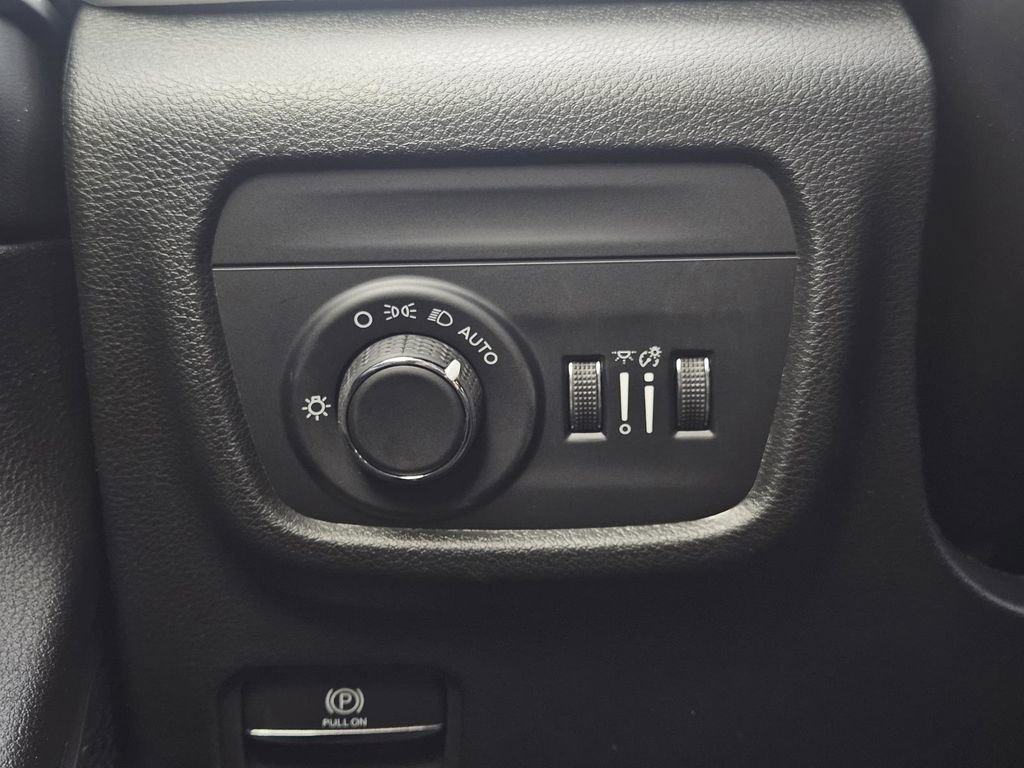 New 2026 Jeep Grand Cherokee L Laredo image 24