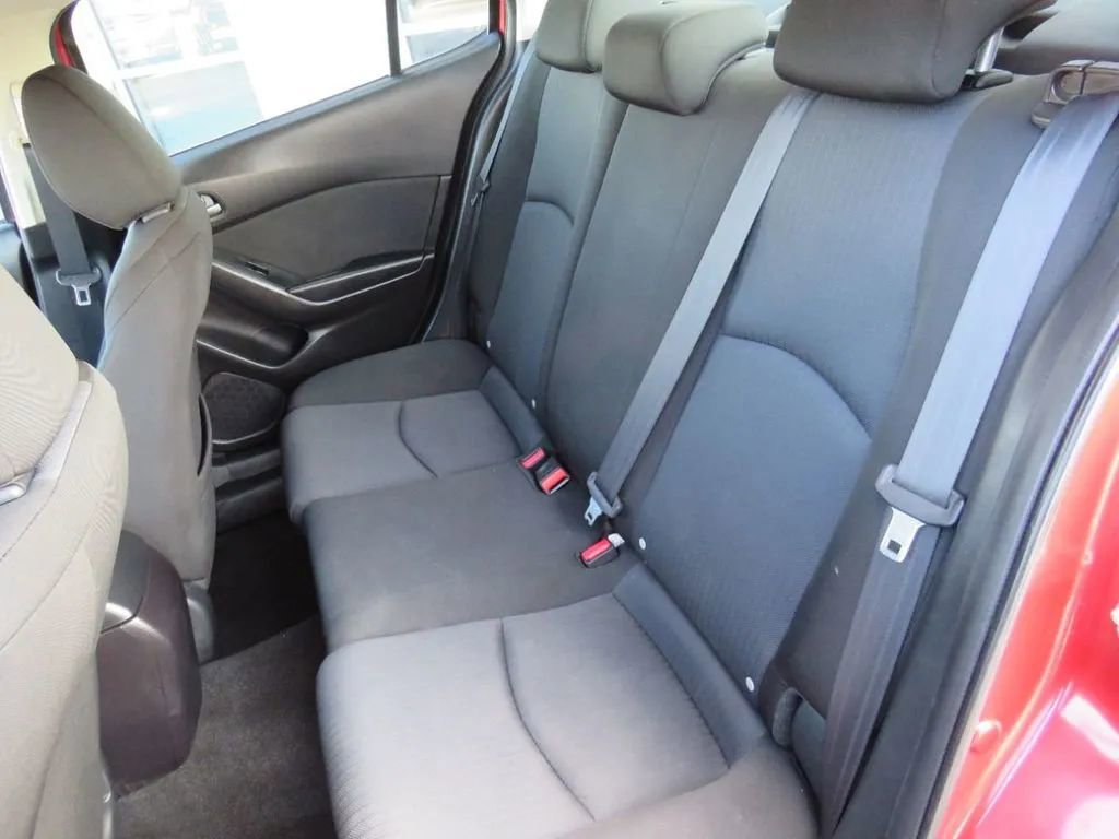 Used 2016 MAZDA MAZDA3 i Sport FWD image 36
