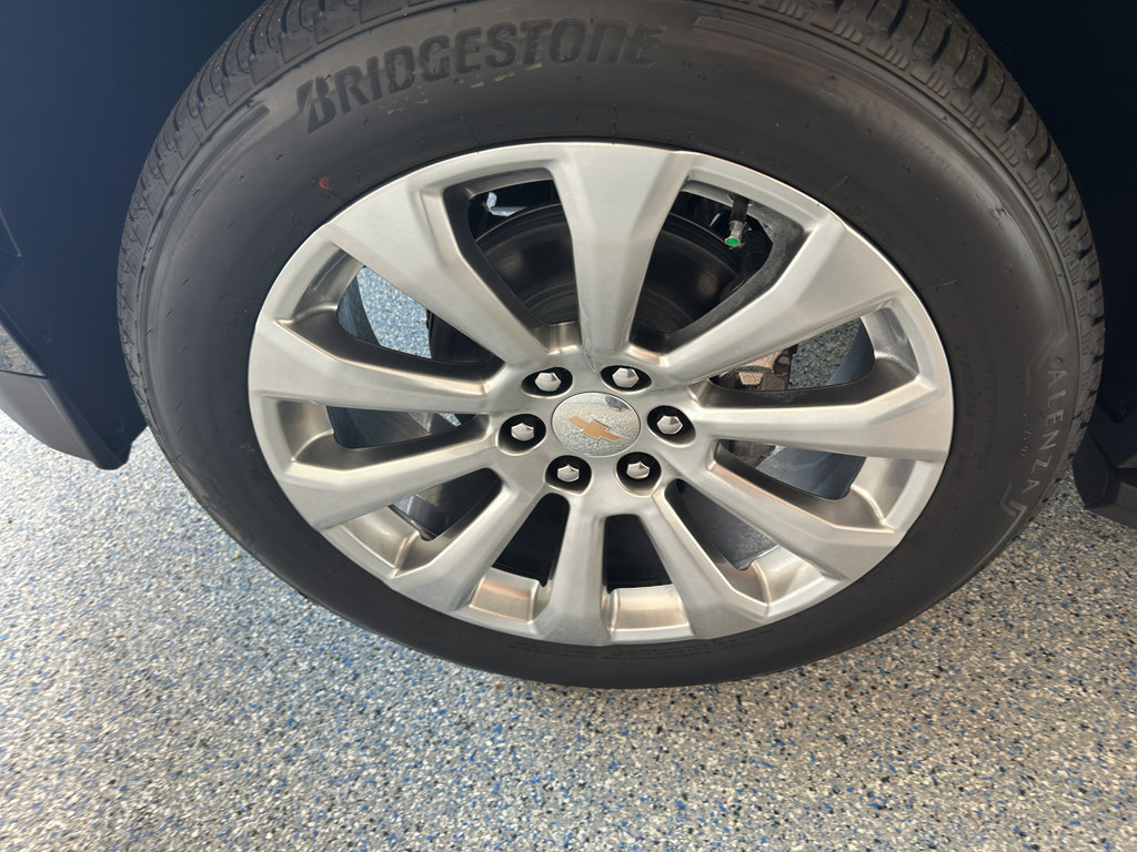 New 2025 Chevrolet Suburban Premier image 31