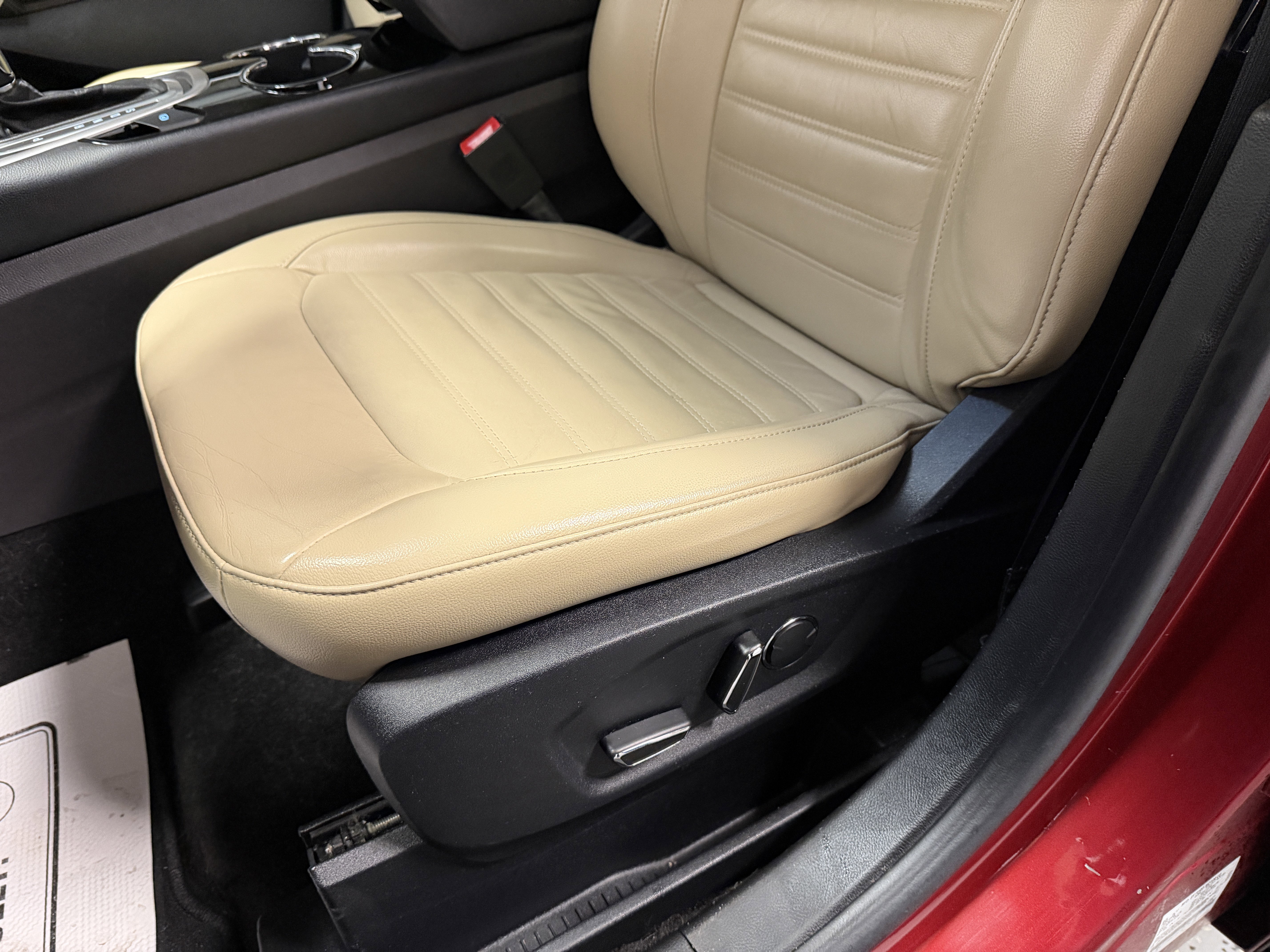 Used 2017 Ford Edge SEL w/ Equipment Group 201A image 19