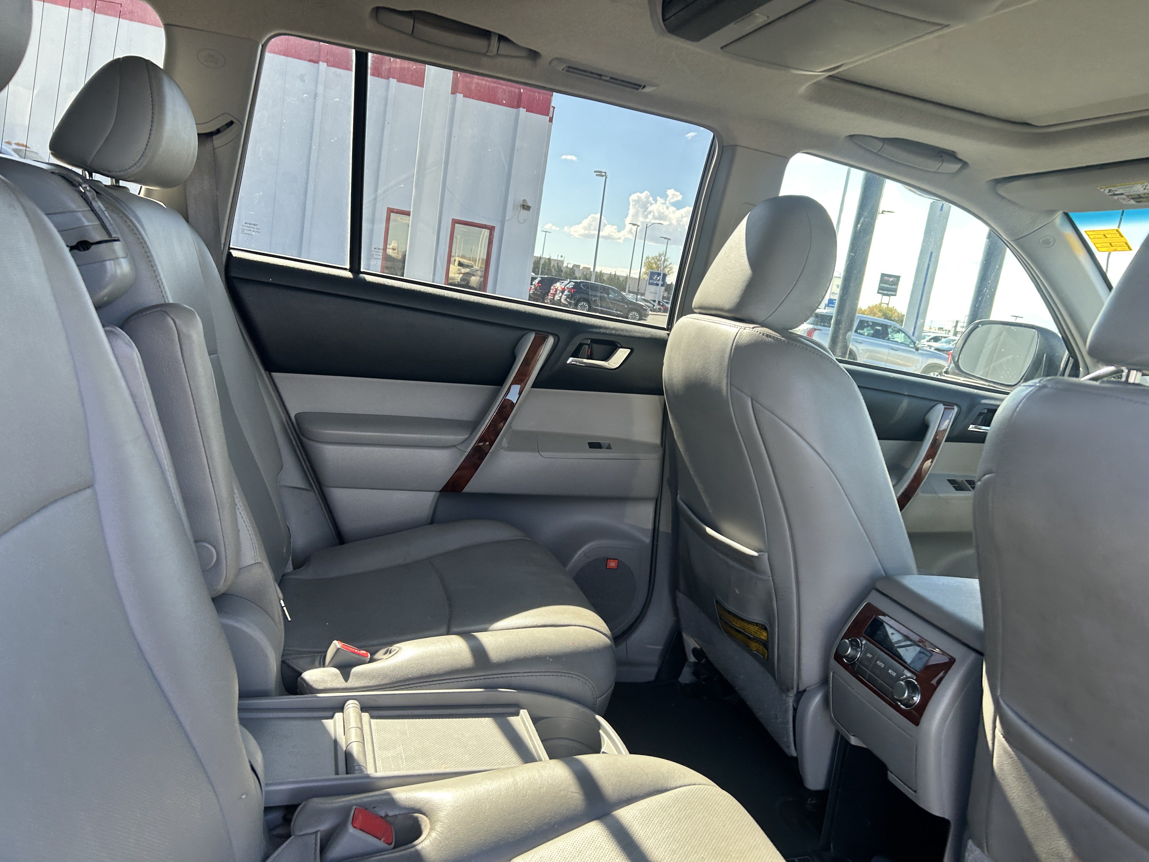 Used 2013 Toyota Highlander Limited AWD/4WD image 11