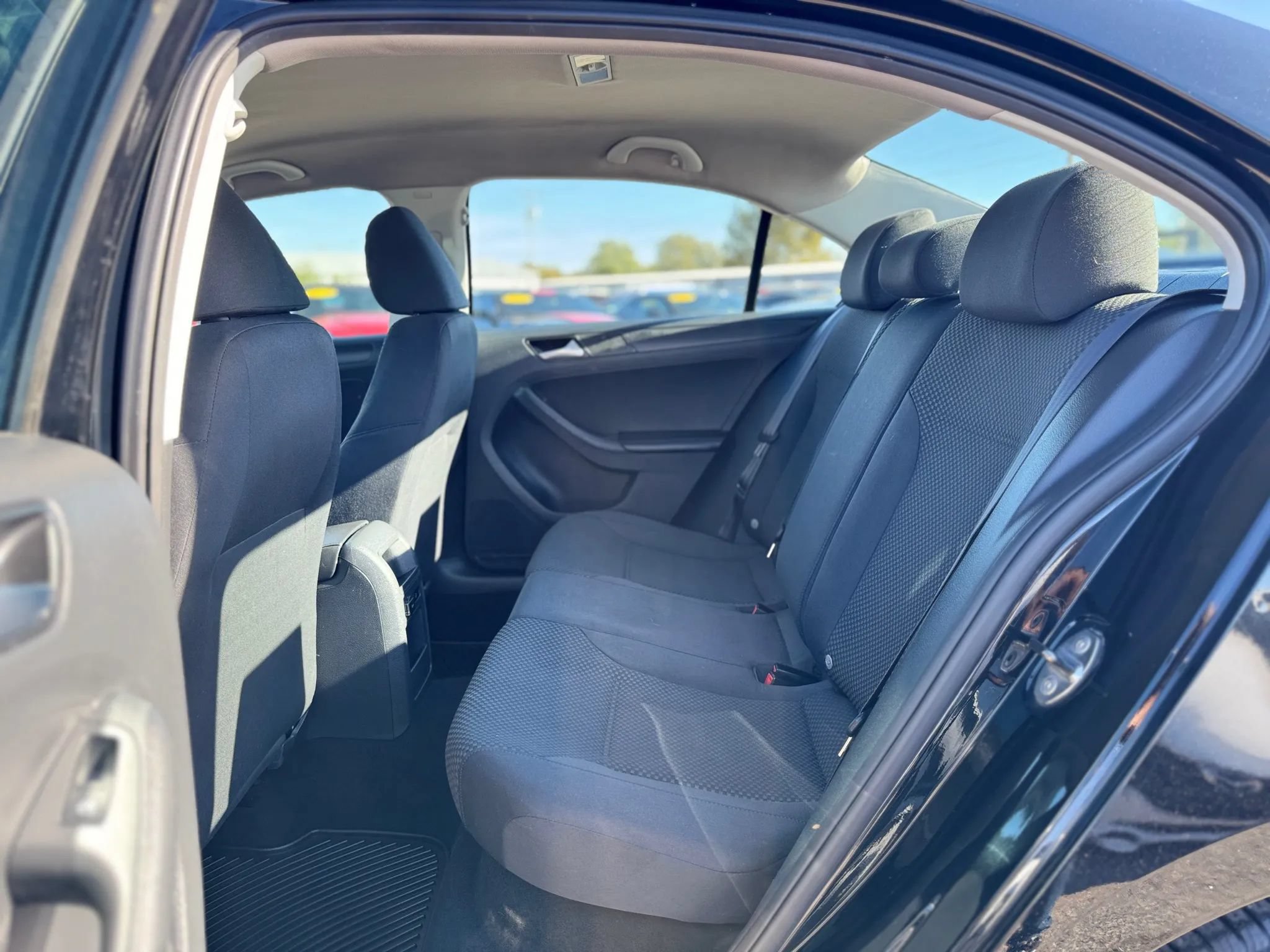 Used 2014 Volkswagen Jetta S image 25
