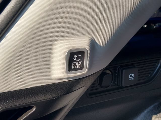 Used 2024 Jeep Grand Cherokee Limited AWD/4WD image 14