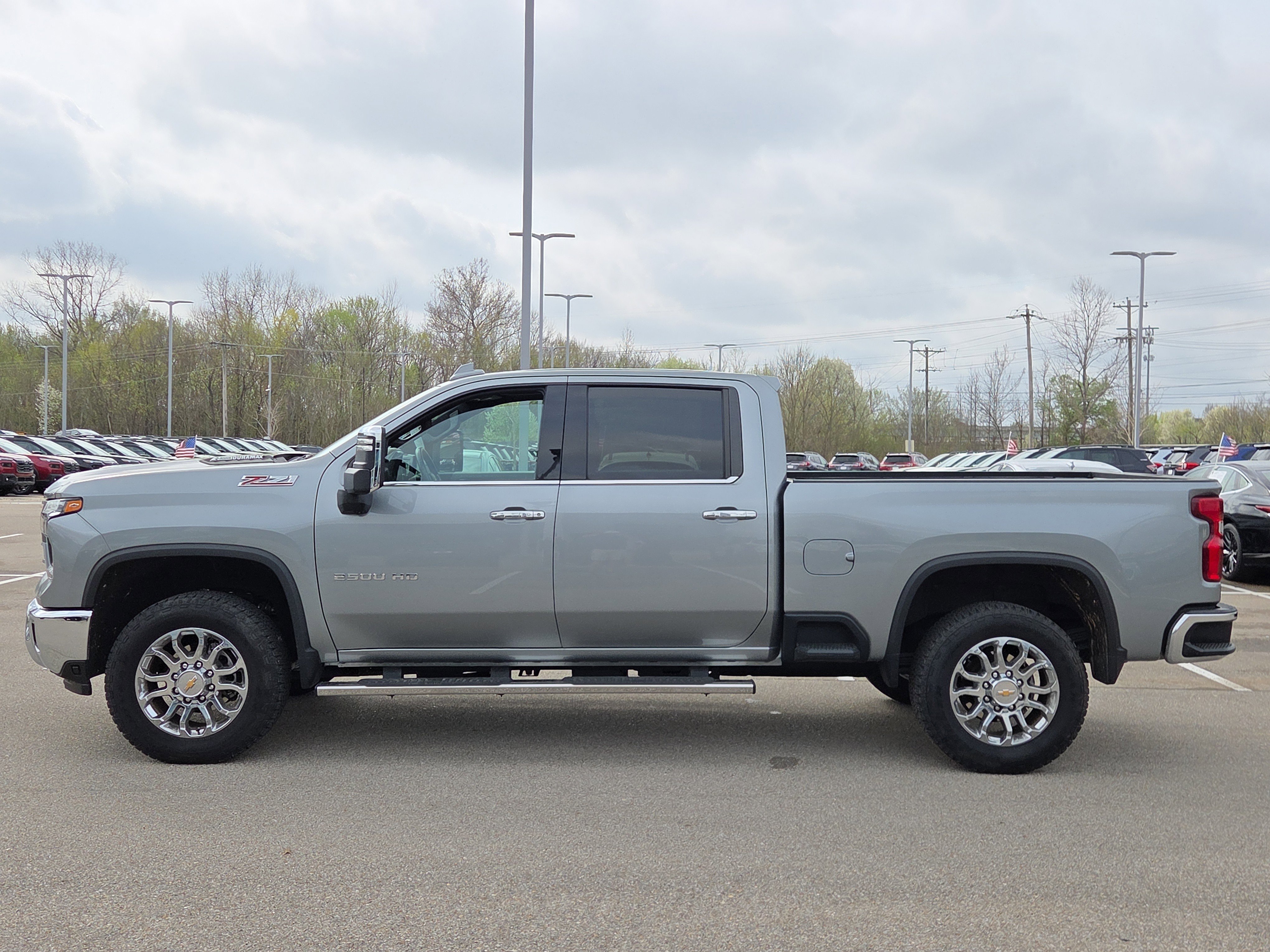 Used 2024 Chevrolet Silverado 2500 LTZ w/ LTZ Plus Package image 6
