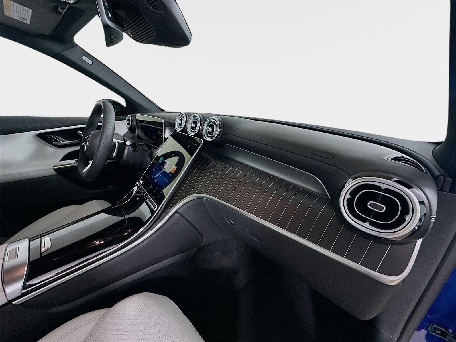 Certified 2026 Mercedes-Benz GLC 300 4MATIC image 39