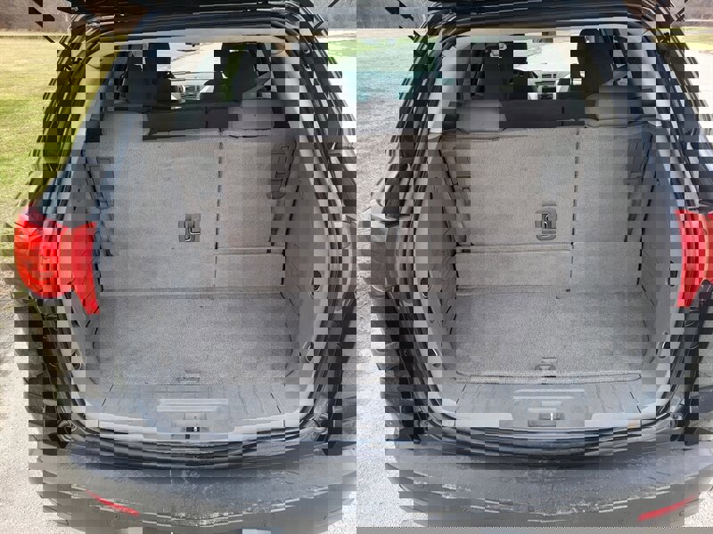 Used 2012 Chevrolet Traverse LT image 10