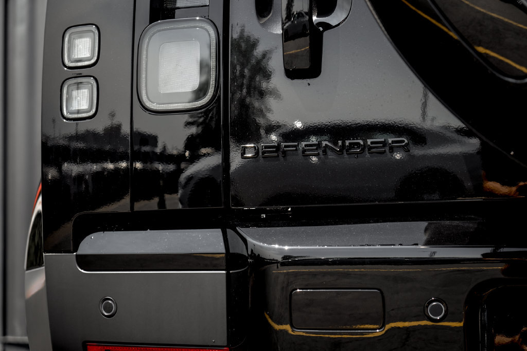 New 2026 Land Rover Defender 110 S AWD/4WD image 8