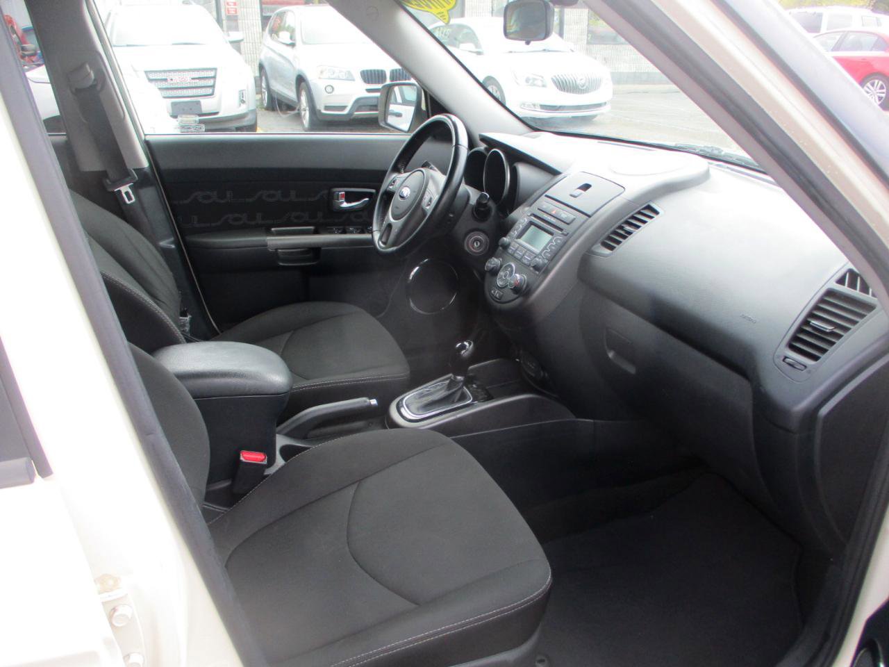 Used 2013 Kia Soul + image 8