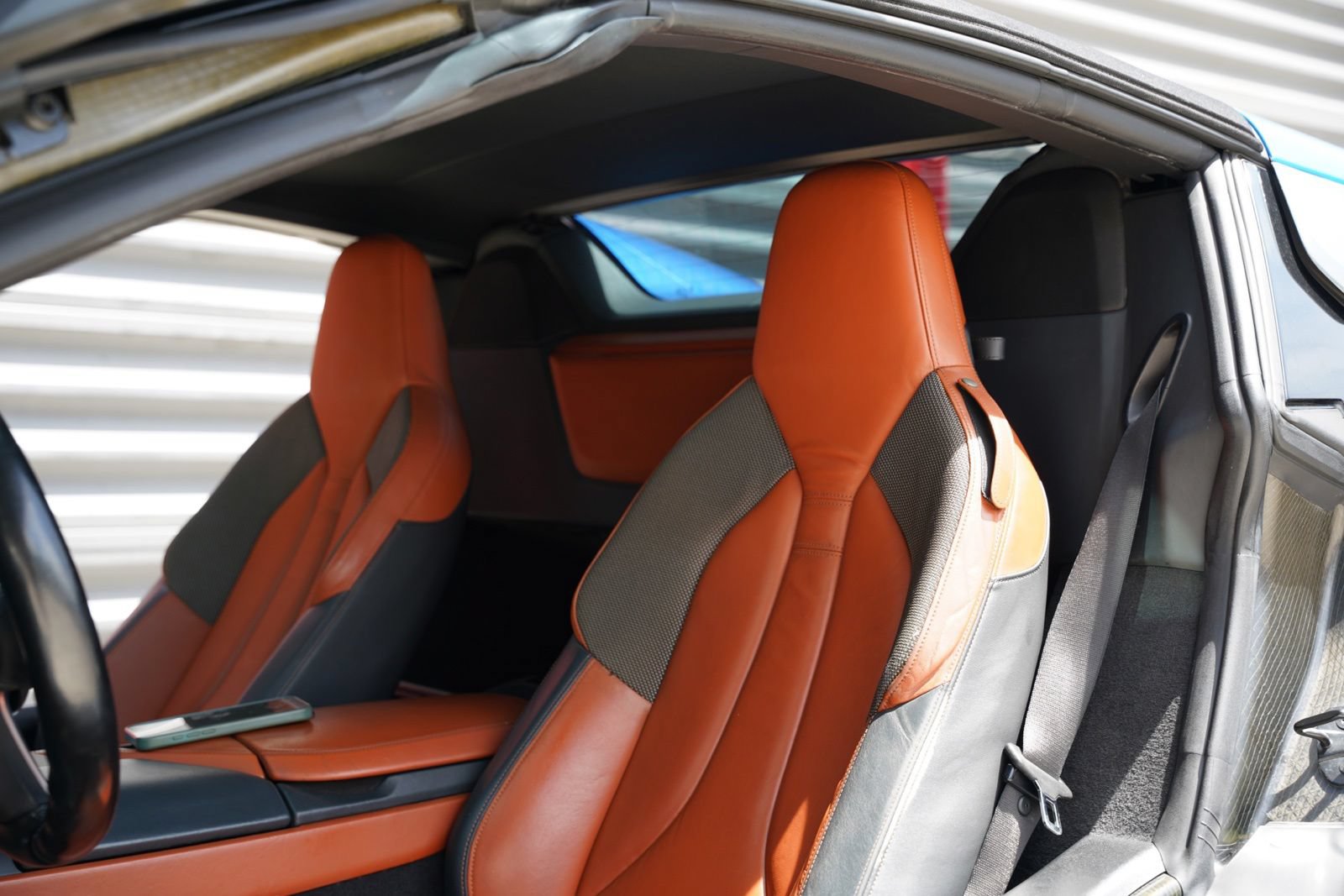 Used 2019 BMW i8 Roadster AWD/4WD image 16
