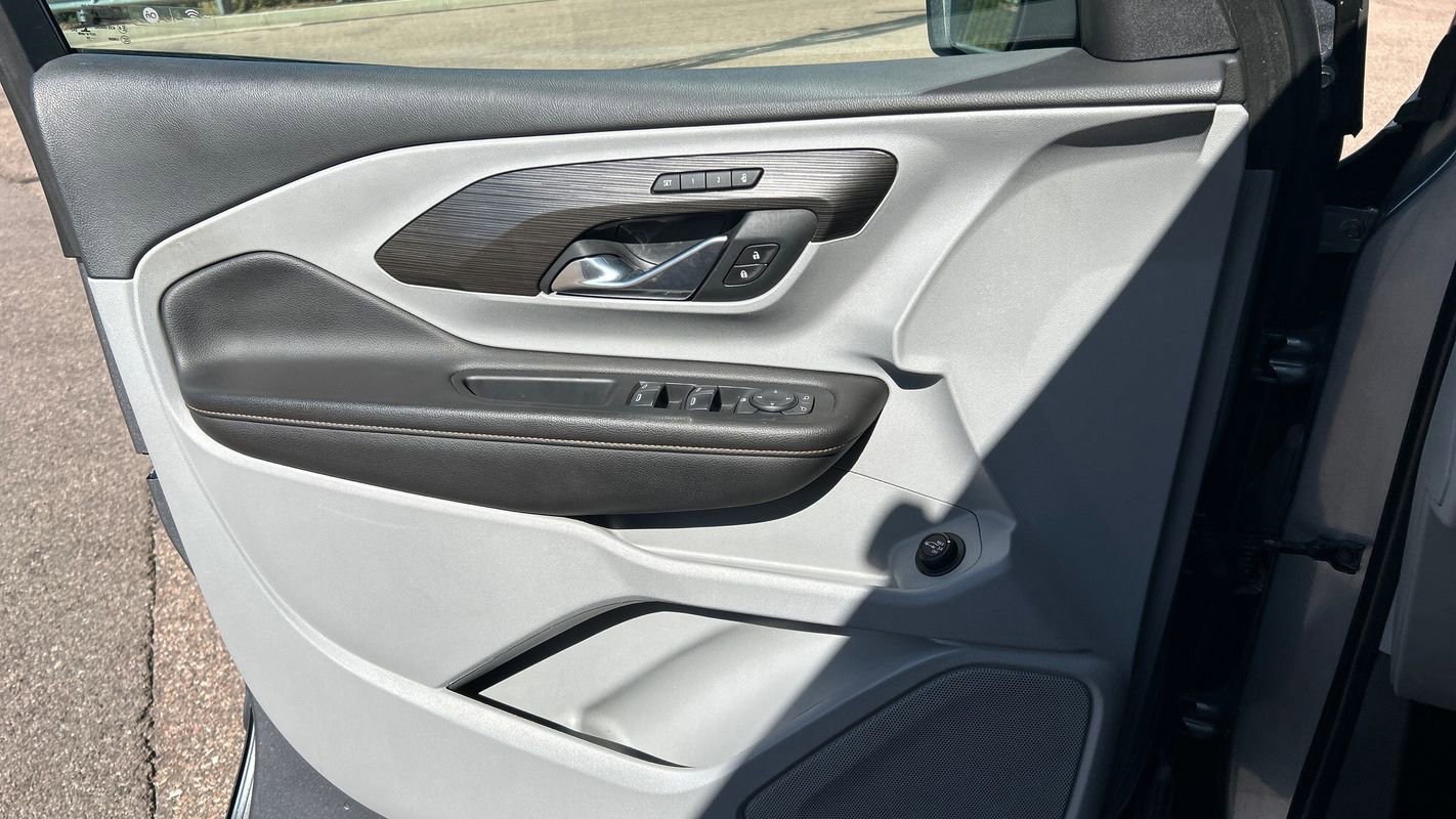 Used 2020 GMC Terrain SLT w/ Preferred Package image 26