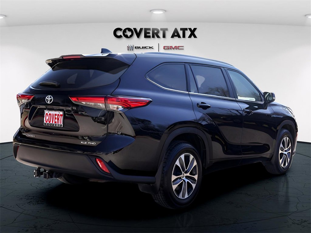 Used 2023 Toyota Highlander XLE image 7
