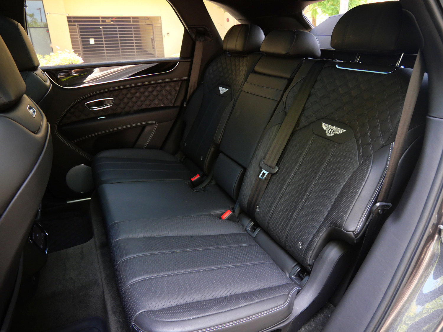Used 2022 Bentley Bentayga AWD/4WD image 19