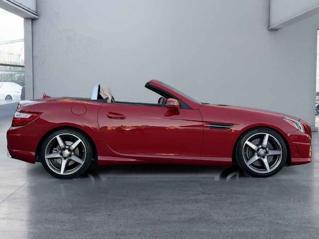 Used 2015 Mercedes-Benz SLK 350 image 8