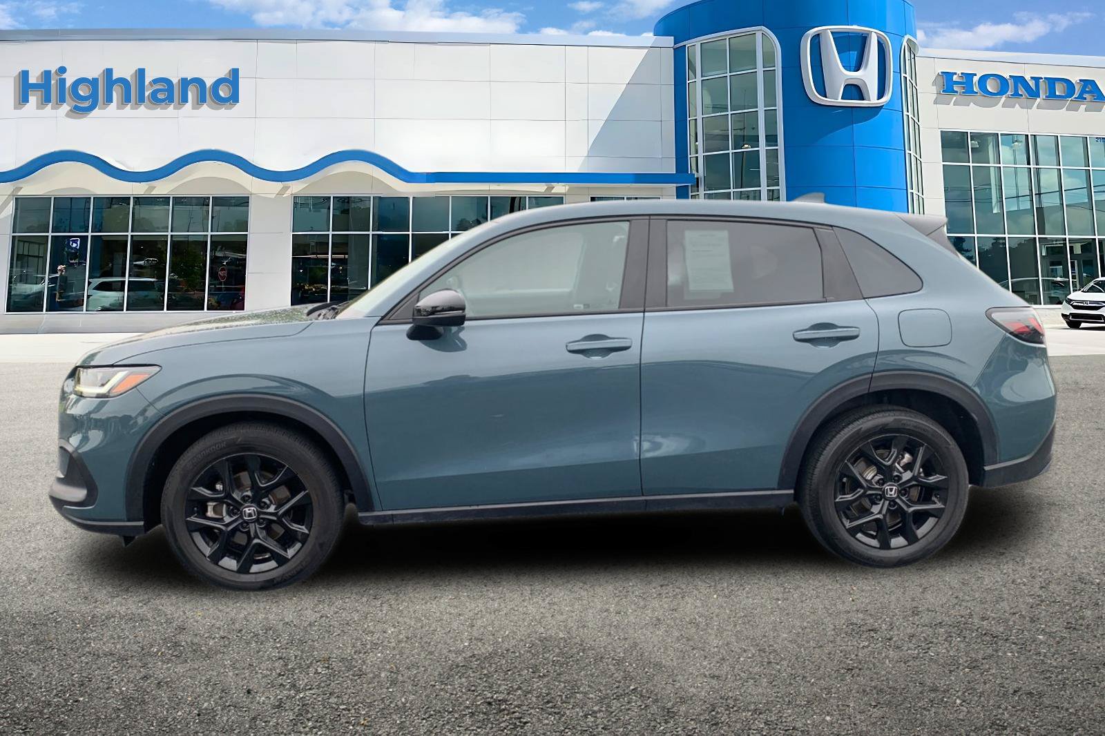 Used 2025 Honda HR-V Sport image 2