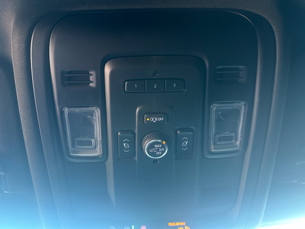 Used 2021 Chevrolet Tahoe Premier AWD/4WD image 23