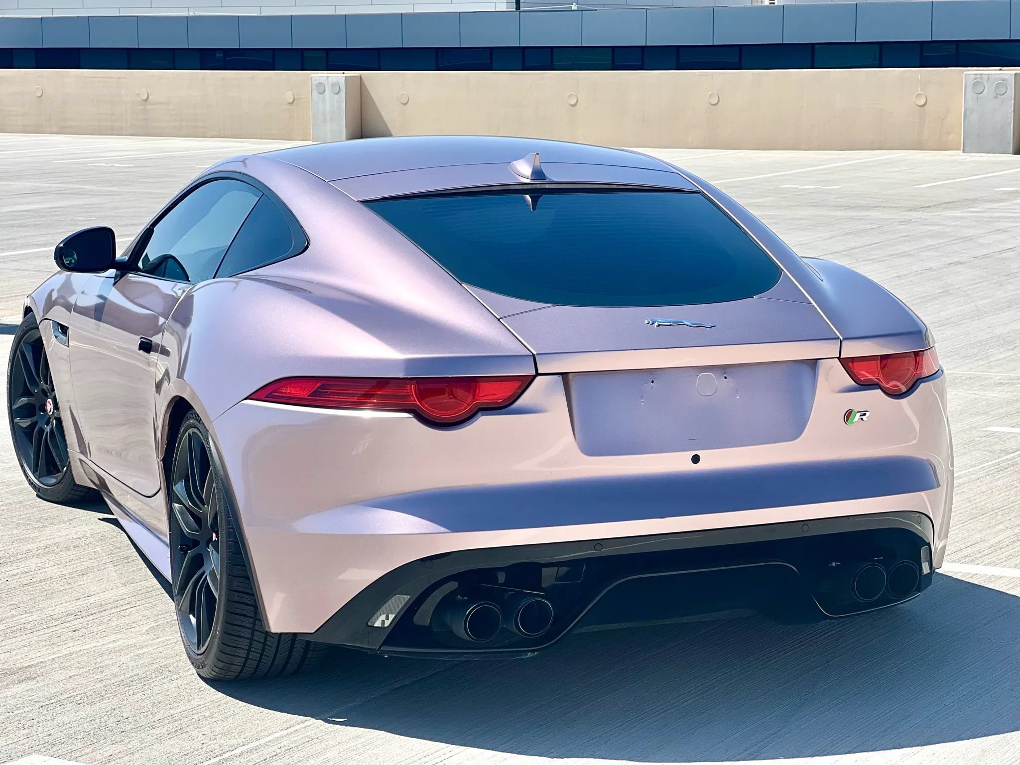 Used 2015 Jaguar F-TYPE R RWD image 3