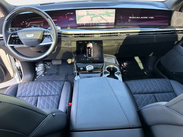 Certified 2026 Cadillac Escalade IQL Sport 1 w/ LPO, ONYX Package AWD/4WD image 15