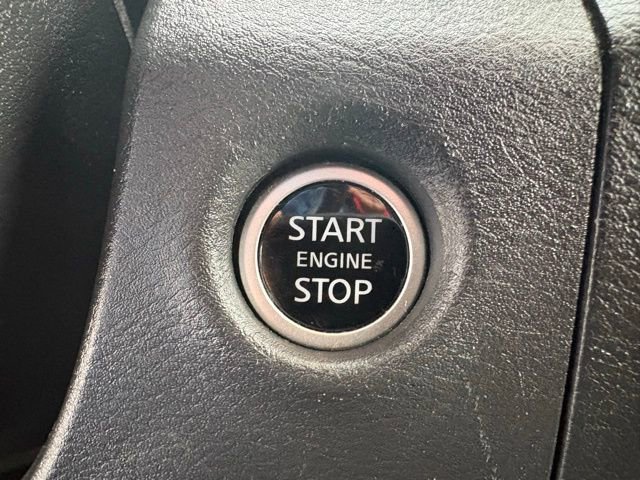 Used 2024 Nissan Frontier SV image 25