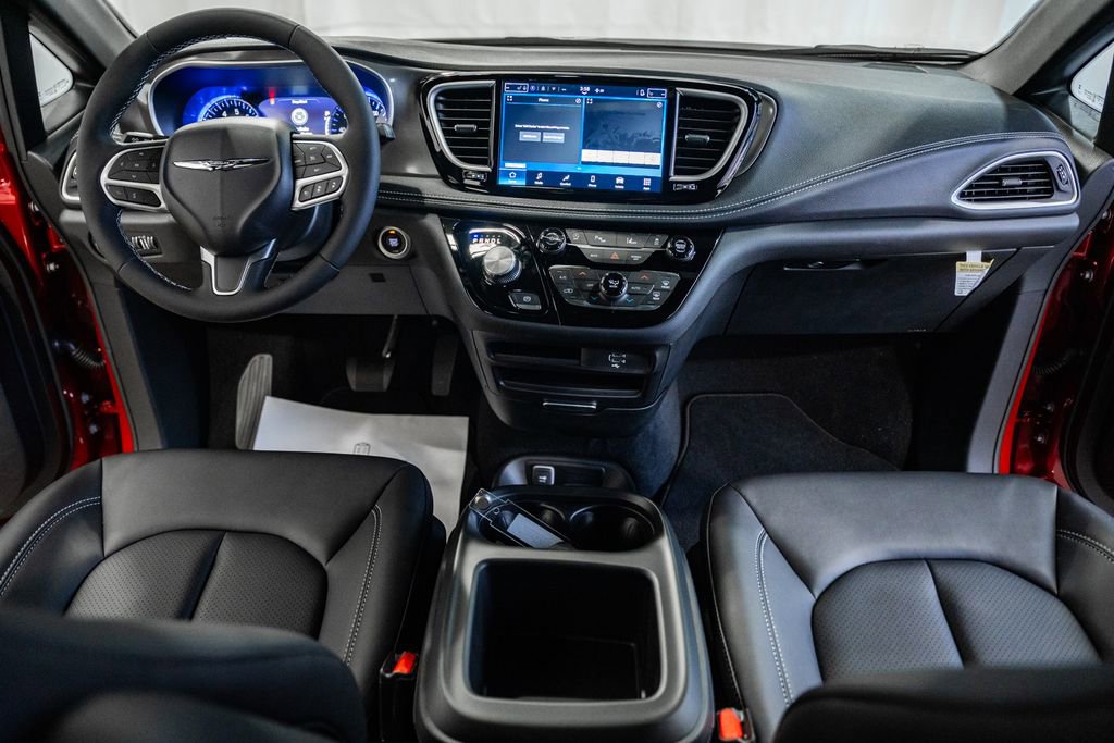 New 2026 Chrysler Pacifica Select image 17